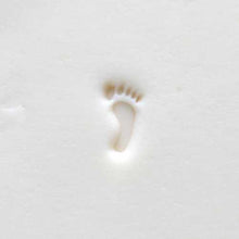 Load image into Gallery viewer, Mini Round Stamp Right Footprint SMR-096