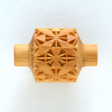 Load image into Gallery viewer, MKM Medium Handle Roller Leaf Qilt Block RM-009