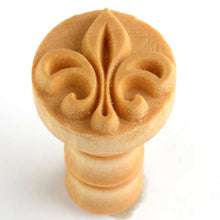 Load image into Gallery viewer, MKM Medium Round Stamp Fleur-de-lis SCM-131