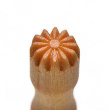 Load image into Gallery viewer, Mini Round Stamp Daisy SMR-004