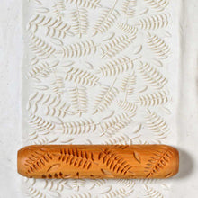 Load image into Gallery viewer, MKM Big Hand Roller Fern Leaves BHR-04