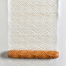 Load image into Gallery viewer, MKM HandRoller Scallop Art Deco HR-03