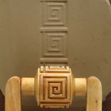 Load image into Gallery viewer, MKM Medium Handle Roller Square Spiral RM-001