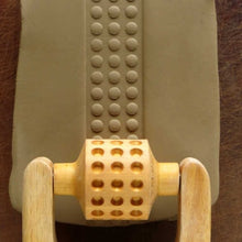 Load image into Gallery viewer, MKM Medium Handle Roller Vertical Dot Lines RM-010