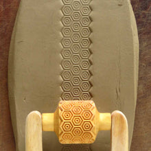Load image into Gallery viewer, MKM Medium Handle Roller Honeycomb RM-022