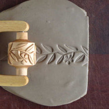 Load image into Gallery viewer, MKM Medium Handle Roller Flowers and Leaves RM-046