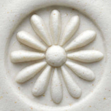 Load image into Gallery viewer, MKM Medium Round Stamp Flower SCM-003