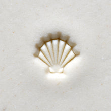 Load image into Gallery viewer, Mini Round Stamp Scallop Shell SMR-046