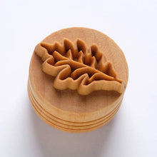 Load image into Gallery viewer, MKM Large Round Stamp Oak Leaf SCL-127