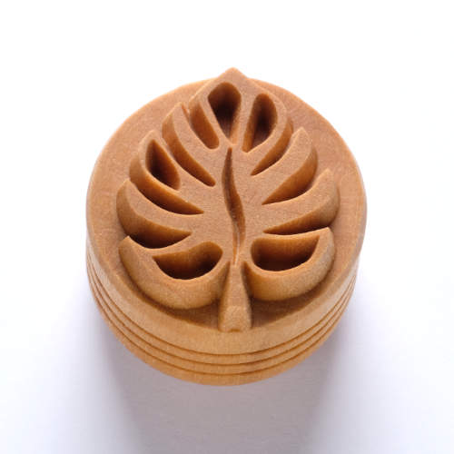 MKM Large Round Stamp Monstera Leaf SCL-144 – The Potter's Center