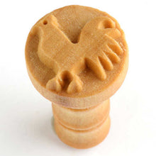 Load image into Gallery viewer, MKM Medium Round Stamp Rooster SCM-024