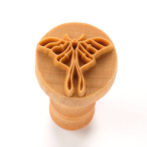 MKM Medium Round Stamp Luna Moth SCM-302