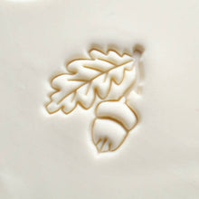 Load image into Gallery viewer, MKM Large Round Stamp Oak Leaf with Acorn SCL-167
