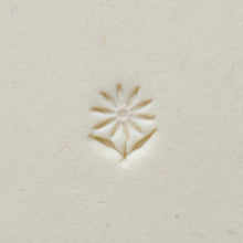 Load image into Gallery viewer, Mini Round Stamp Daisy with Leaves SMR-104