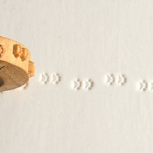 Load image into Gallery viewer, FR-024 Finger Roller Dog Paw Prints
