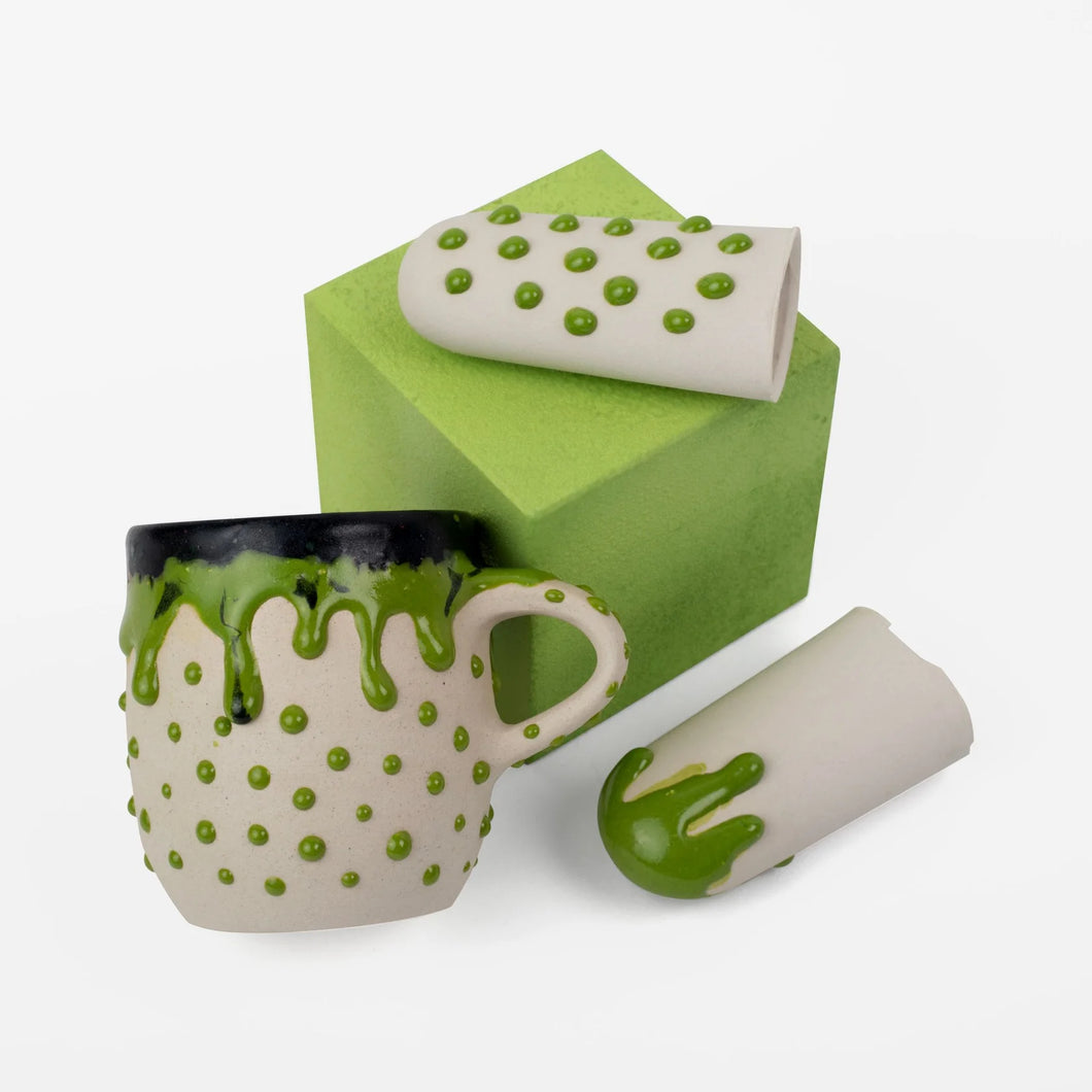 Slime Green Melt Gloop Ritual Glaze 8 oz Cone 5-6 – The Potter's Center