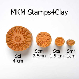 Mini Round Stamp Maple Leaf Outline SMR-032