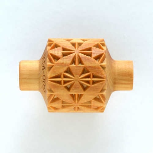 MKM Medium Handle Roller Leaf Qilt Block RM-009