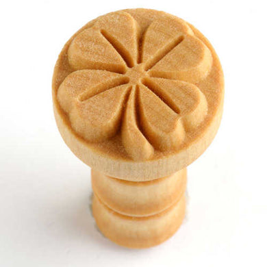 MKM Medium Round Stamp 4 Leaf Clover SCM-061